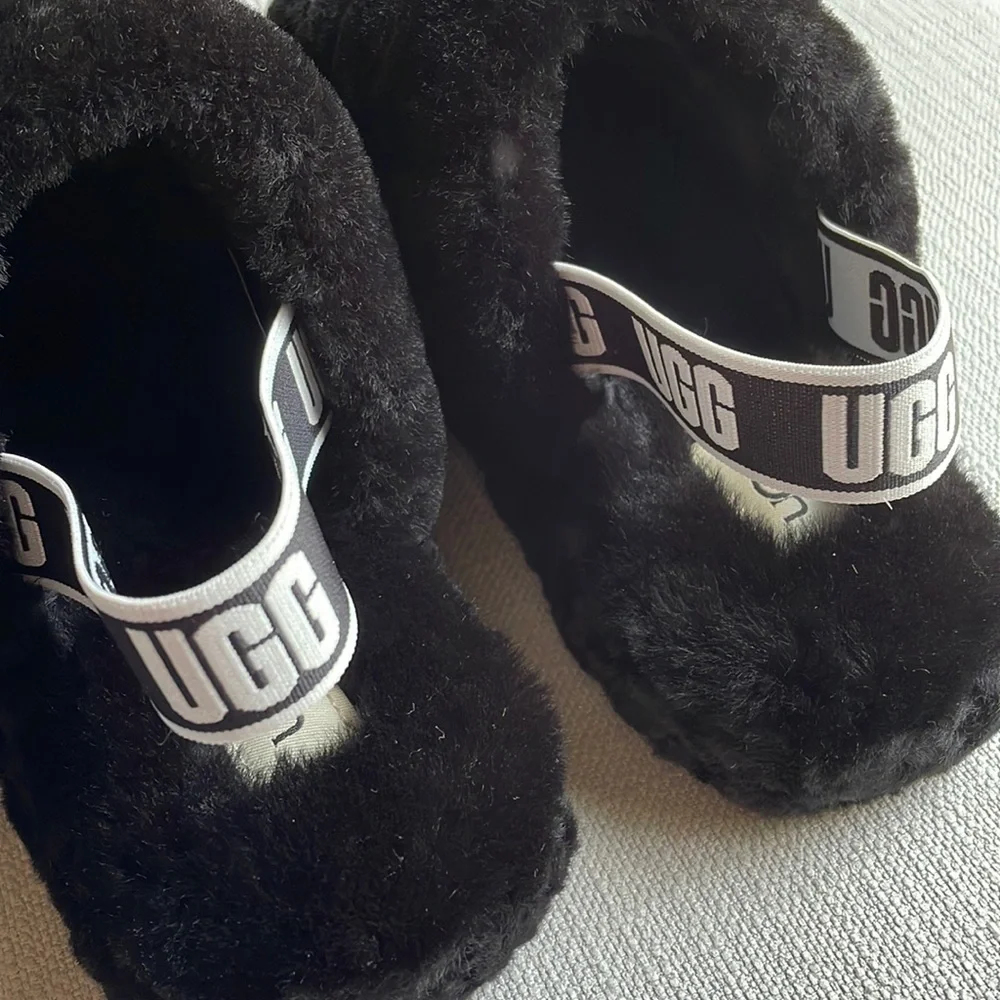 UGG K Fluff Yeah Slide Sandal - BLACK - BIG KIDS SIZE 6 / EU 38